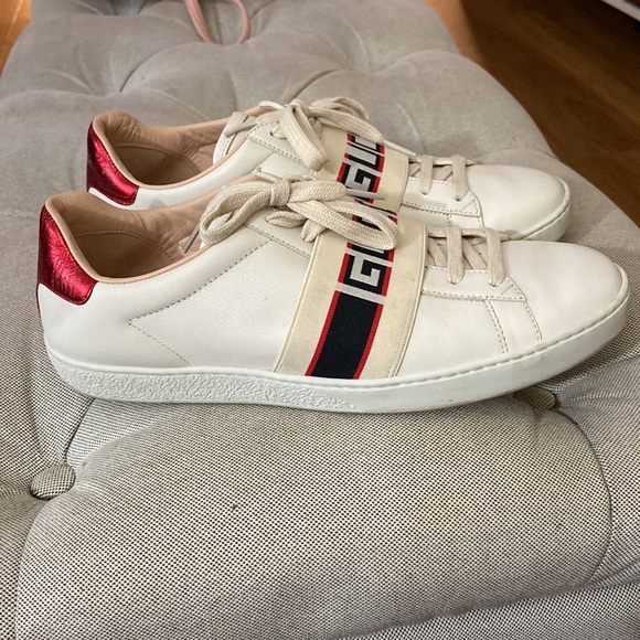 Authentic Gucci shoes - Picture 1 of 6